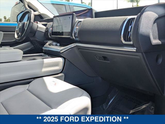 Certified 2025 Ford Expedition Platinum AWD/4WD image 23