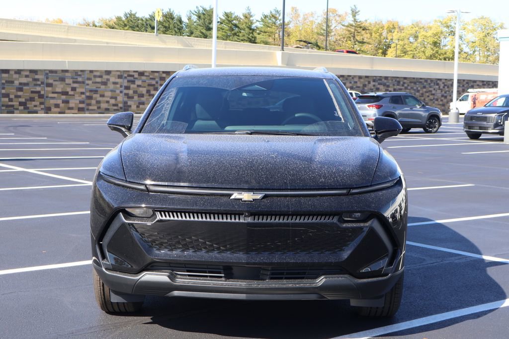 New 2026 Chevrolet Equinox EV LT image 2