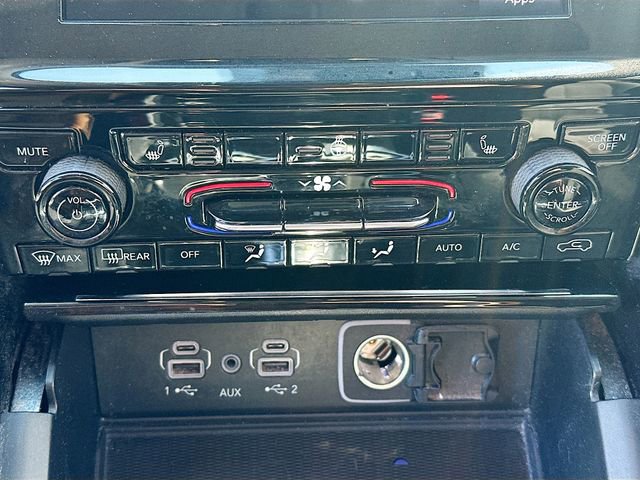 Used 2023 Jeep Grand Cherokee Laredo w/ Luxury Tech Group I image 16