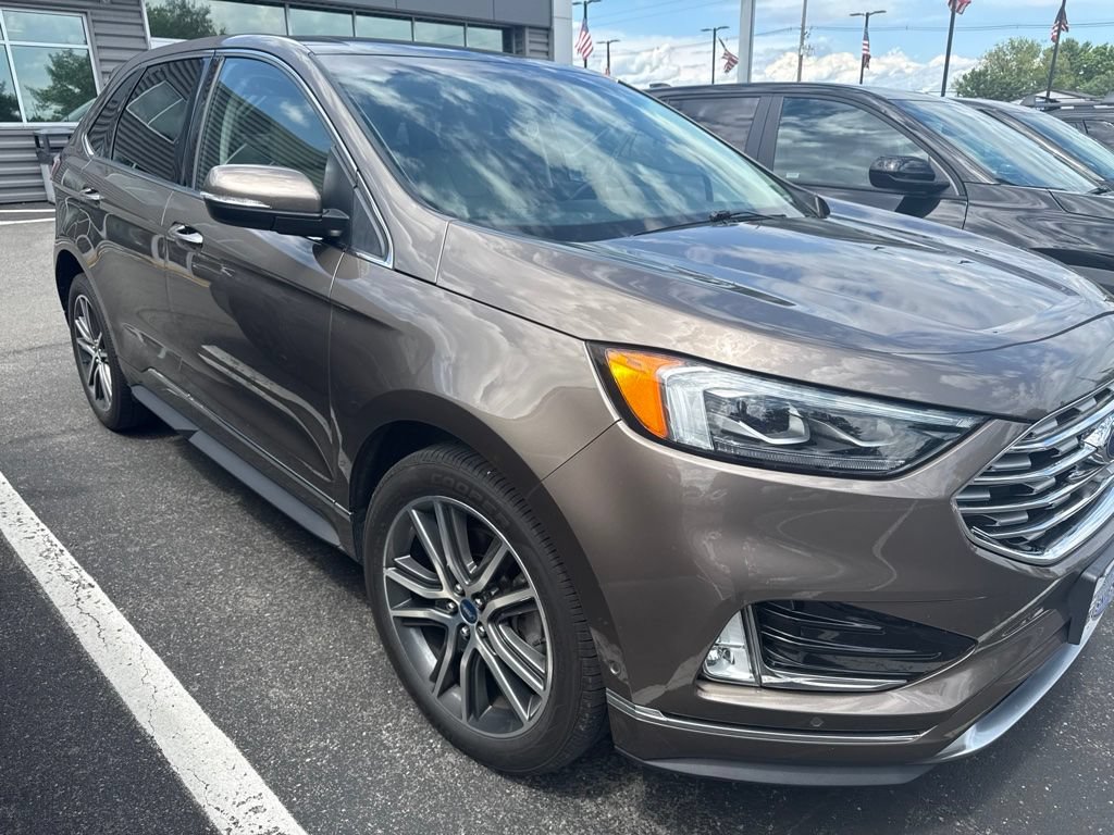 Used 2019 Ford Edge Titanium w/ Equipment Group 301A AWD/4WD image 4