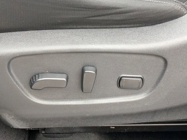 Used 2019 Nissan Rogue SV image 15