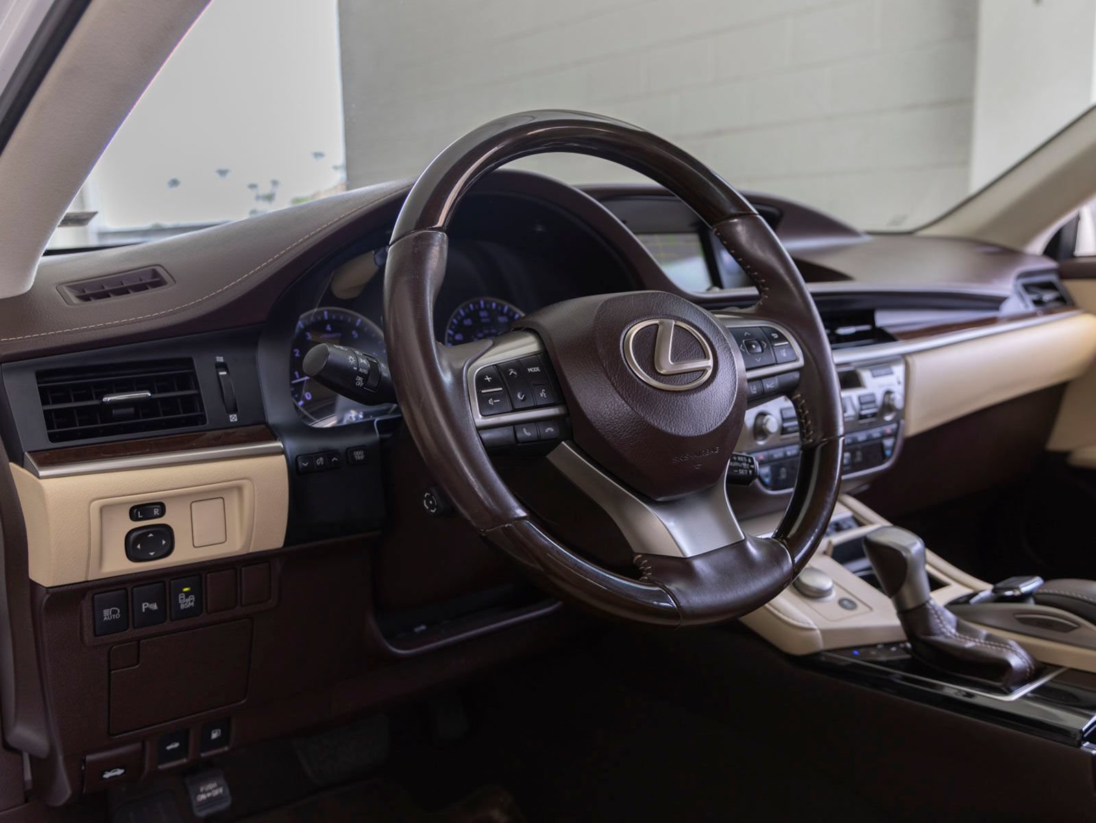 Used 2018 Lexus ES 350 w/ Navigation System Package FWD image 13
