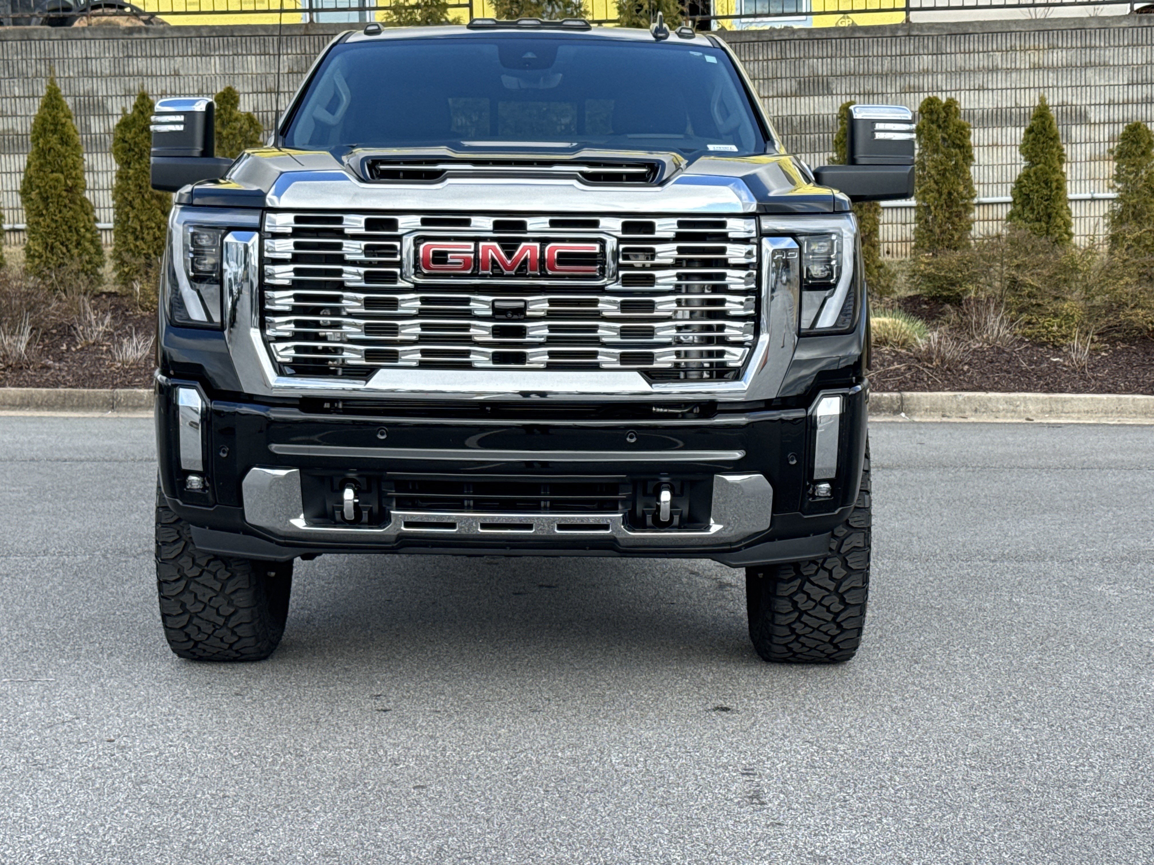 Used 2024 GMC Sierra 3500 Denali w/ Denali Reserve Package image 3
