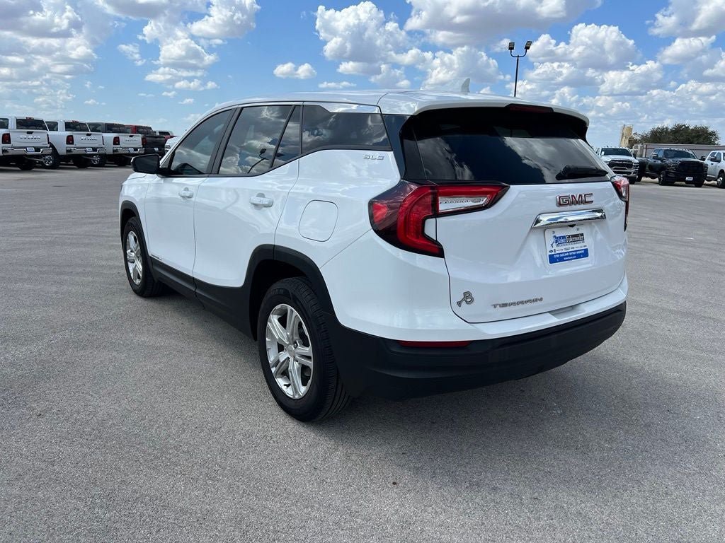Used 2024 GMC Terrain SLE FWD image 3