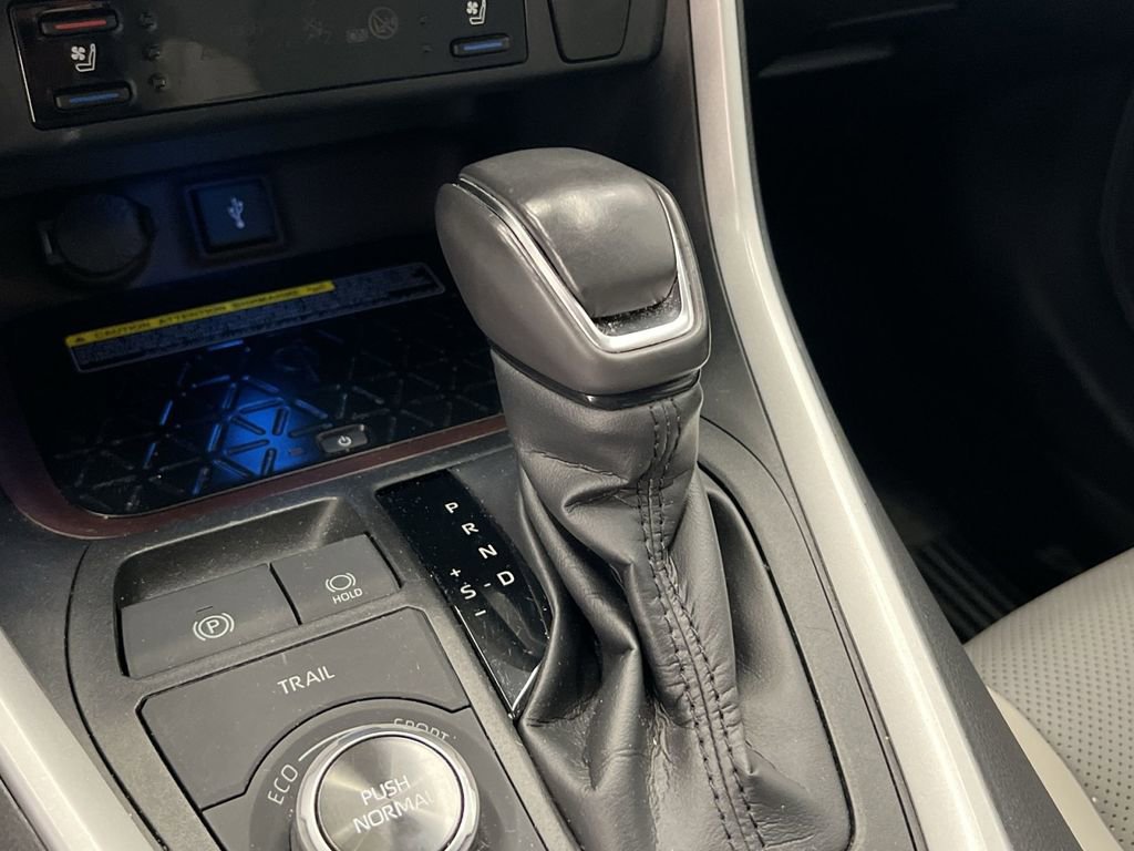Used 2020 Toyota RAV4 Limited image 19