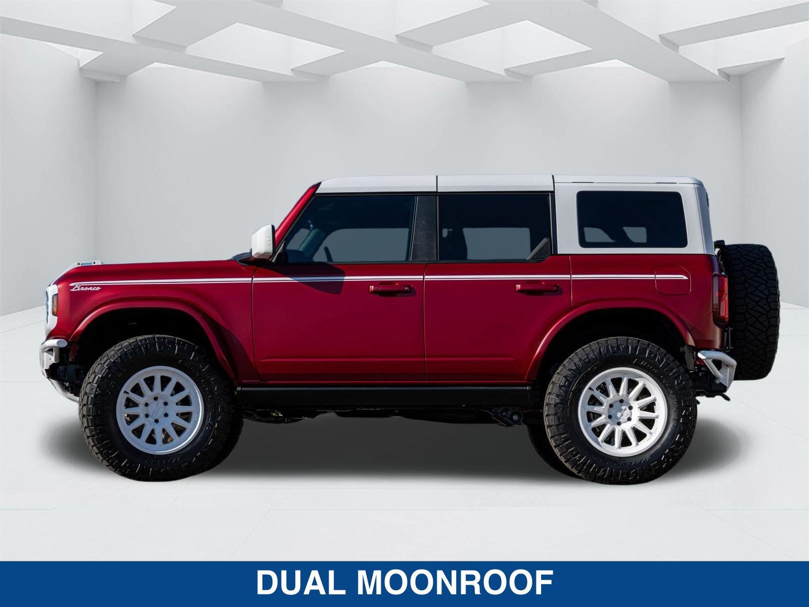 Used 2025 Ford Bronco Heritage Edition AWD/4WD image 7