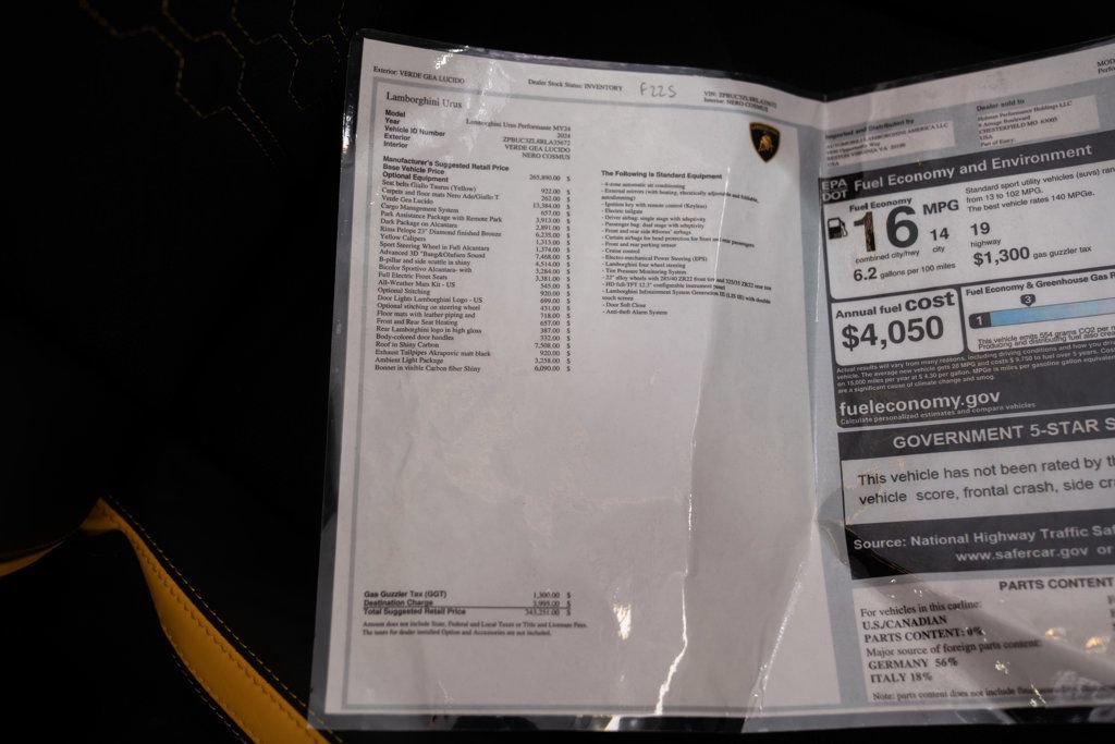 Used 2024 Lamborghini Urus Performante AWD/4WD image 35