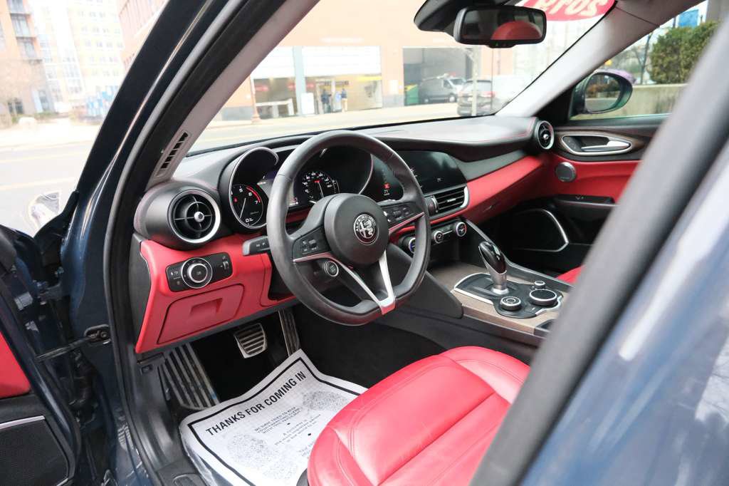 Used 2019 Alfa Romeo Giulia Ti w/ Quick Order Package 22Z Lusso image 15