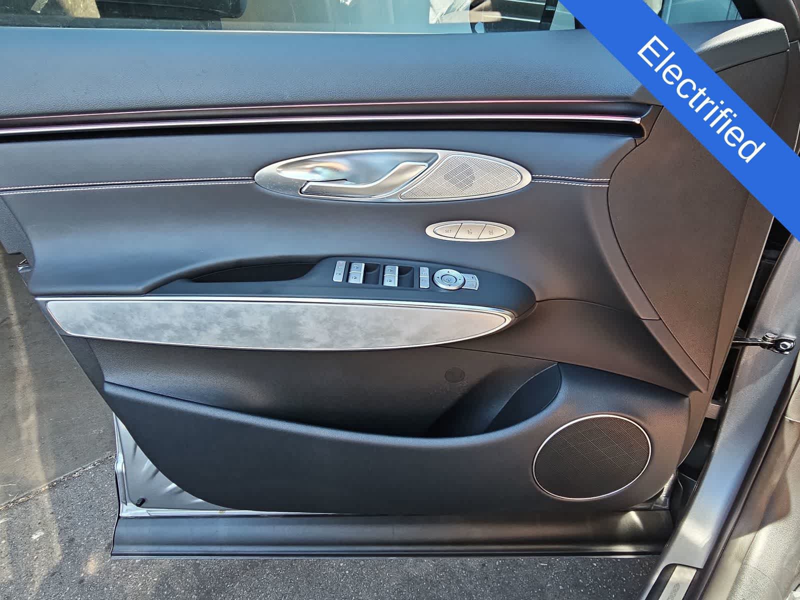 Certified 2026 Genesis Electrified GV70 Advanced AWD/4WD image 28