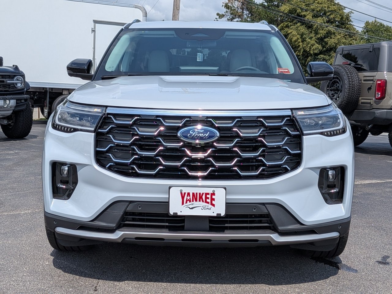 New 2026 Ford Explorer Platinum w/ LUX Leather Package AWD/4WD image 8
