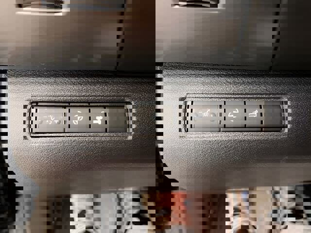 Used 2024 Nissan Pathfinder SL AWD/4WD image 24