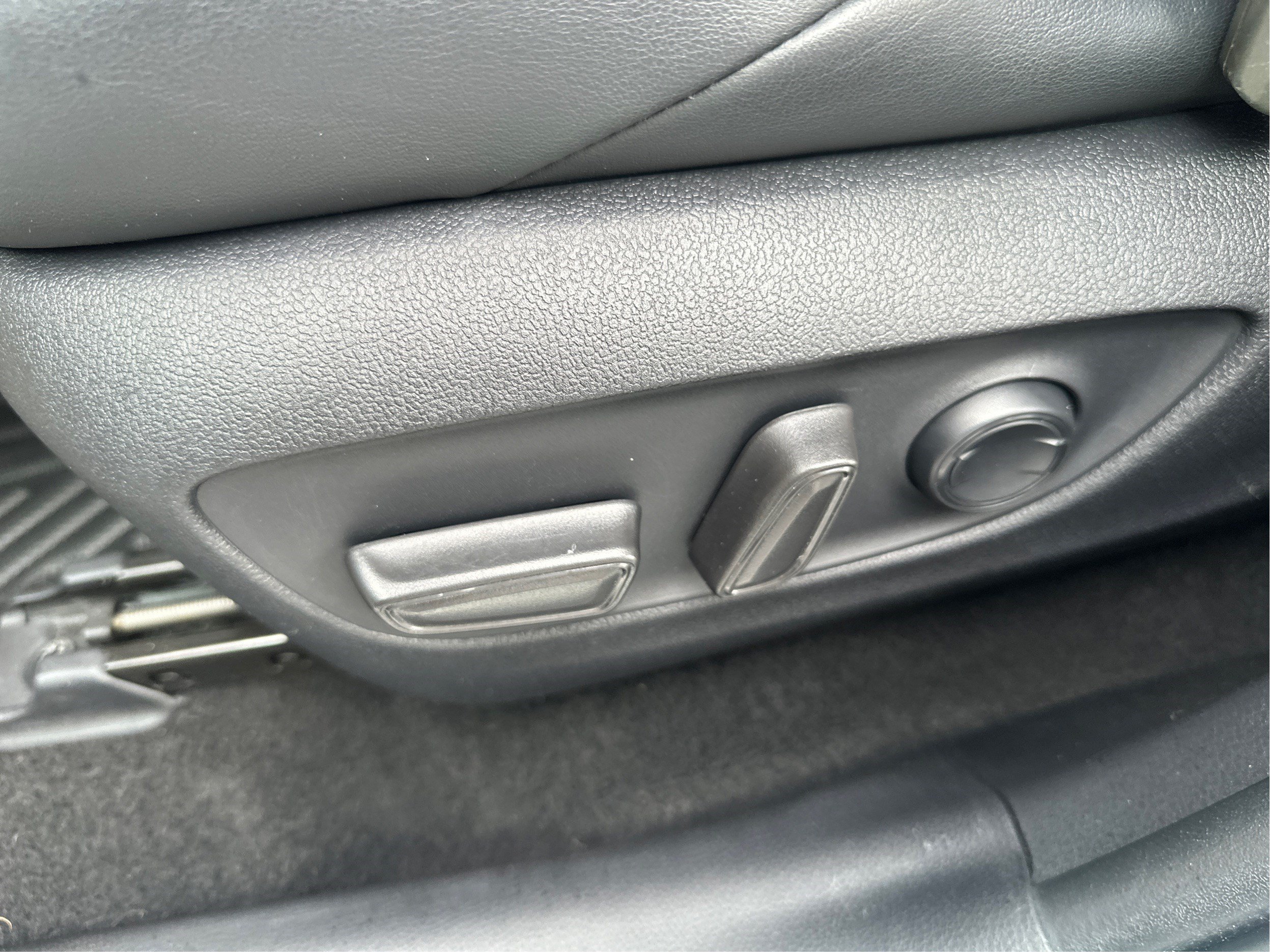 Used 2021 Toyota RAV4 XSE AWD/4WD image 19