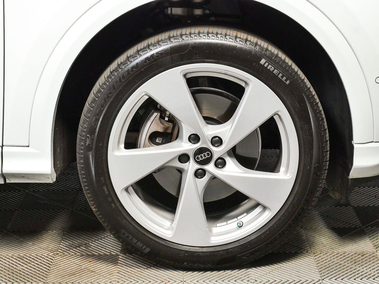 Used 2025 Audi Q5 Premium Plus w/ Premium Plus AWD/4WD image 39