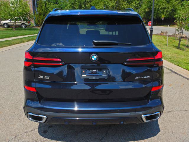Used 2026 BMW X5 xDrive40i w/ M Sport Package AWD/4WD image 9