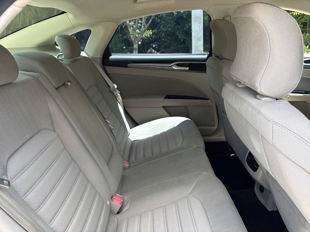 Used 2017 Ford Fusion SE w/ Fusion SE Technology Package FWD image 28
