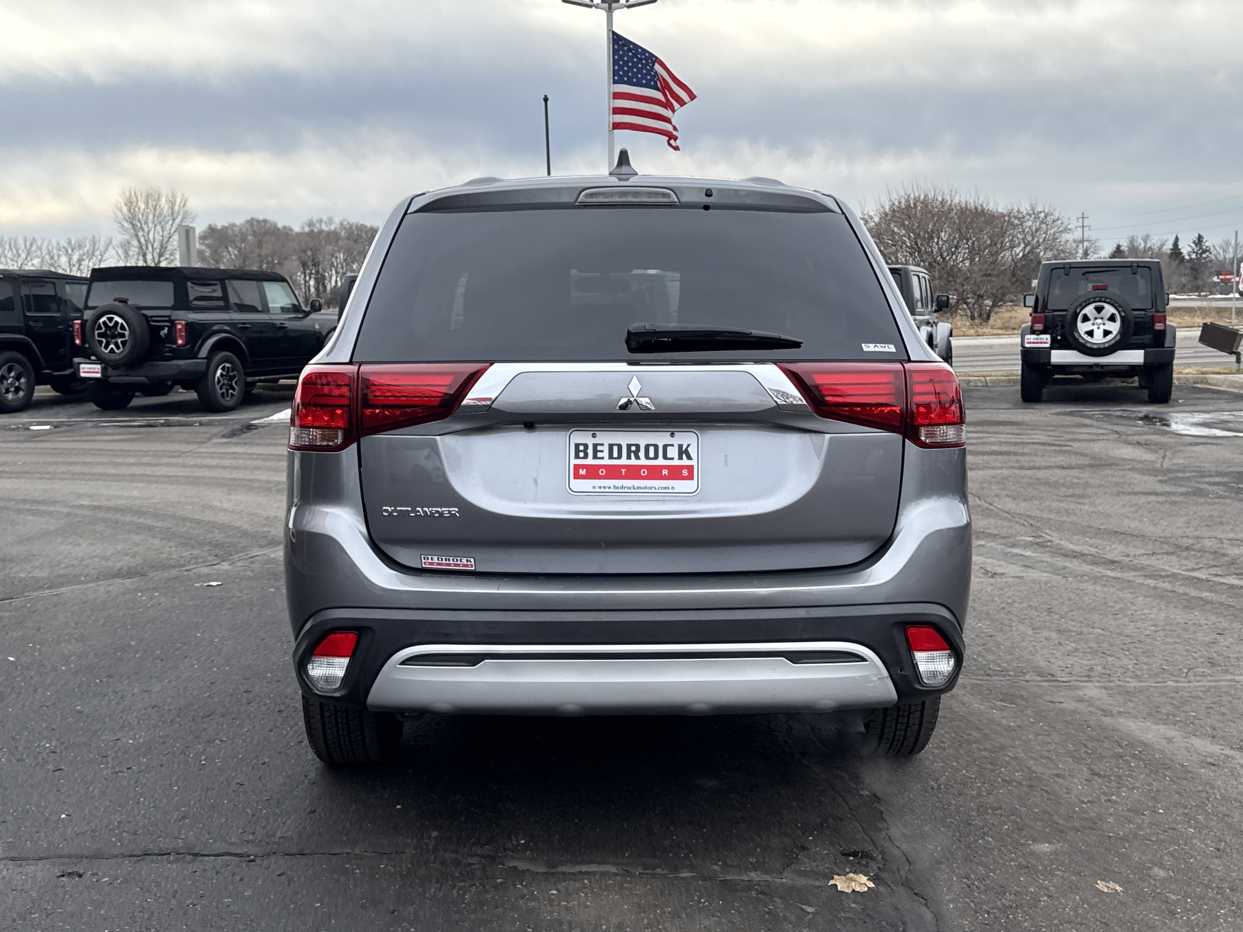 Used 2020 Mitsubishi Outlander SE image 6