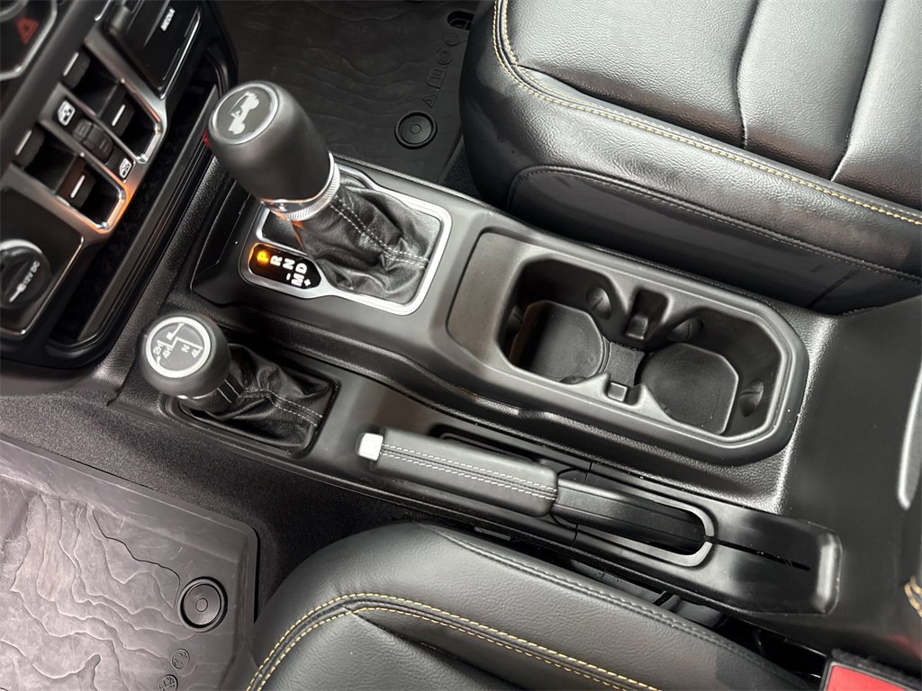 Certified 2025 Jeep Wrangler Sahara w/ Safety Group image 28