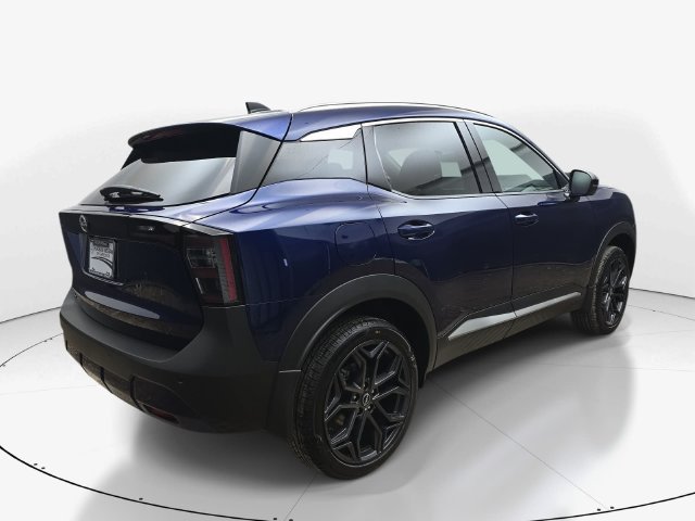 New 2027 Nissan Kicks SR w/ SR Premium Package FWD image 6