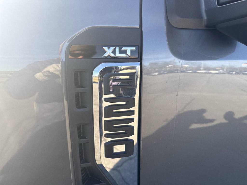 New 2026 Ford F250 XLT w/ XLT Premium Package AWD/4WD image 7