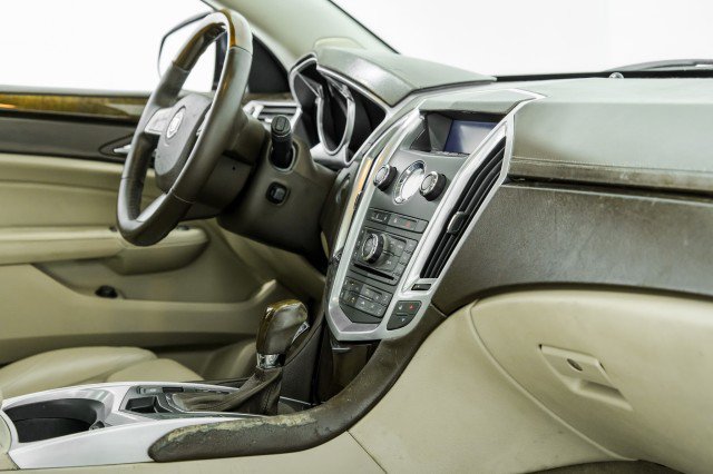 Used 2010 Cadillac SRX Luxury image 24