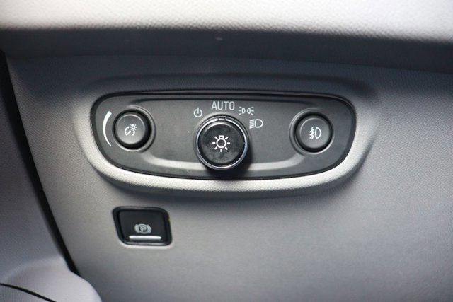 Used 2023 GMC Terrain SLT image 25