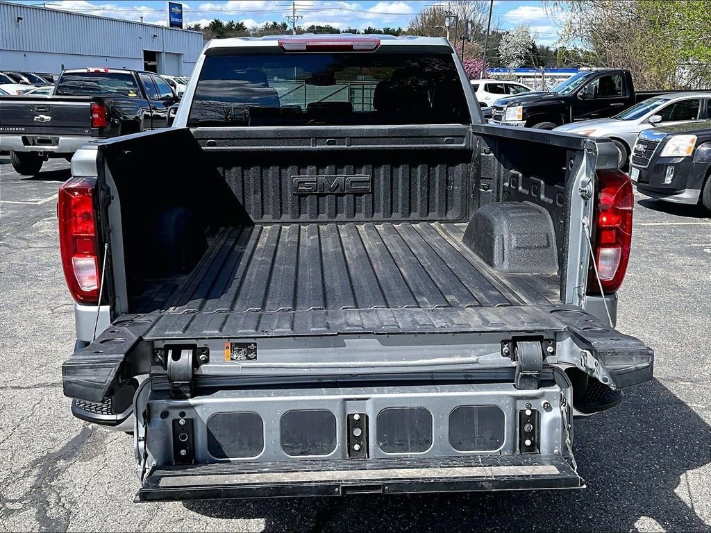 Used 2023 GMC Sierra 1500 SLE w/ X31 Off-Road Package AWD/4WD image 31