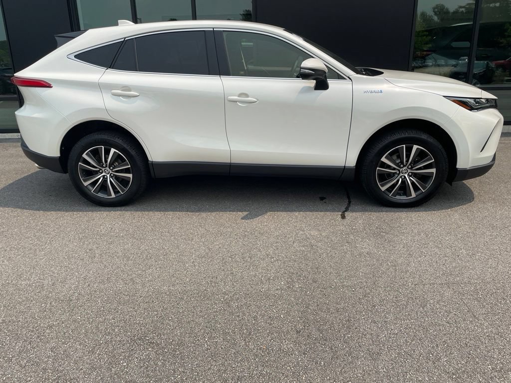 Used 2021 Toyota Venza LE w/ Carpet Mat Package (TMS) AWD/4WD image 3