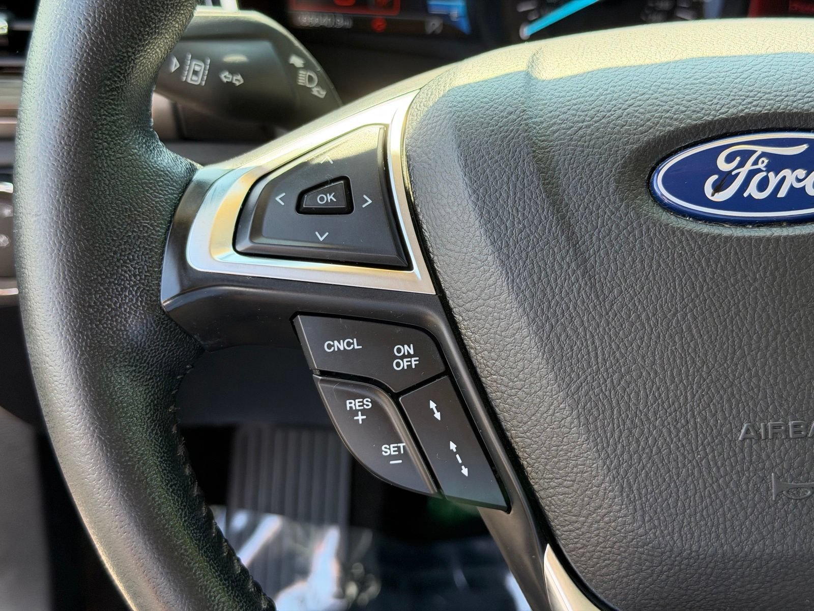 Used 2020 Ford Fusion SEL FWD image 17