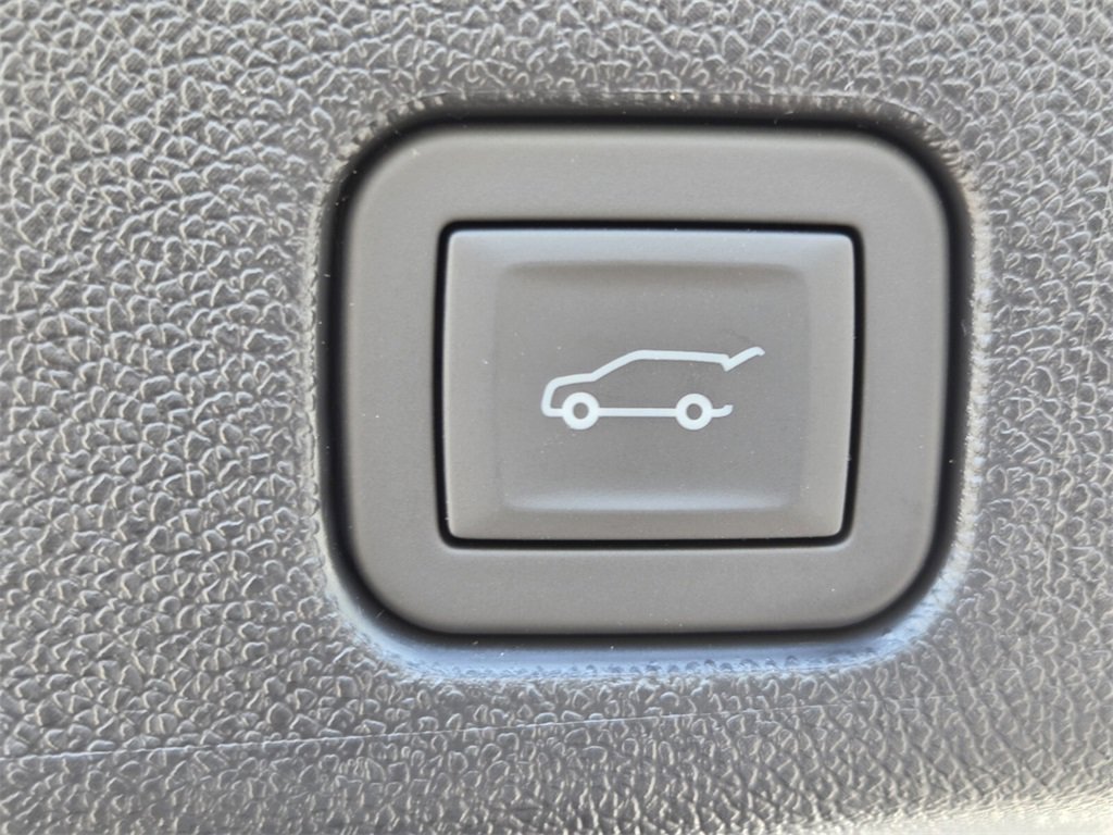 New 2026 GMC Acadia Elevation image 16