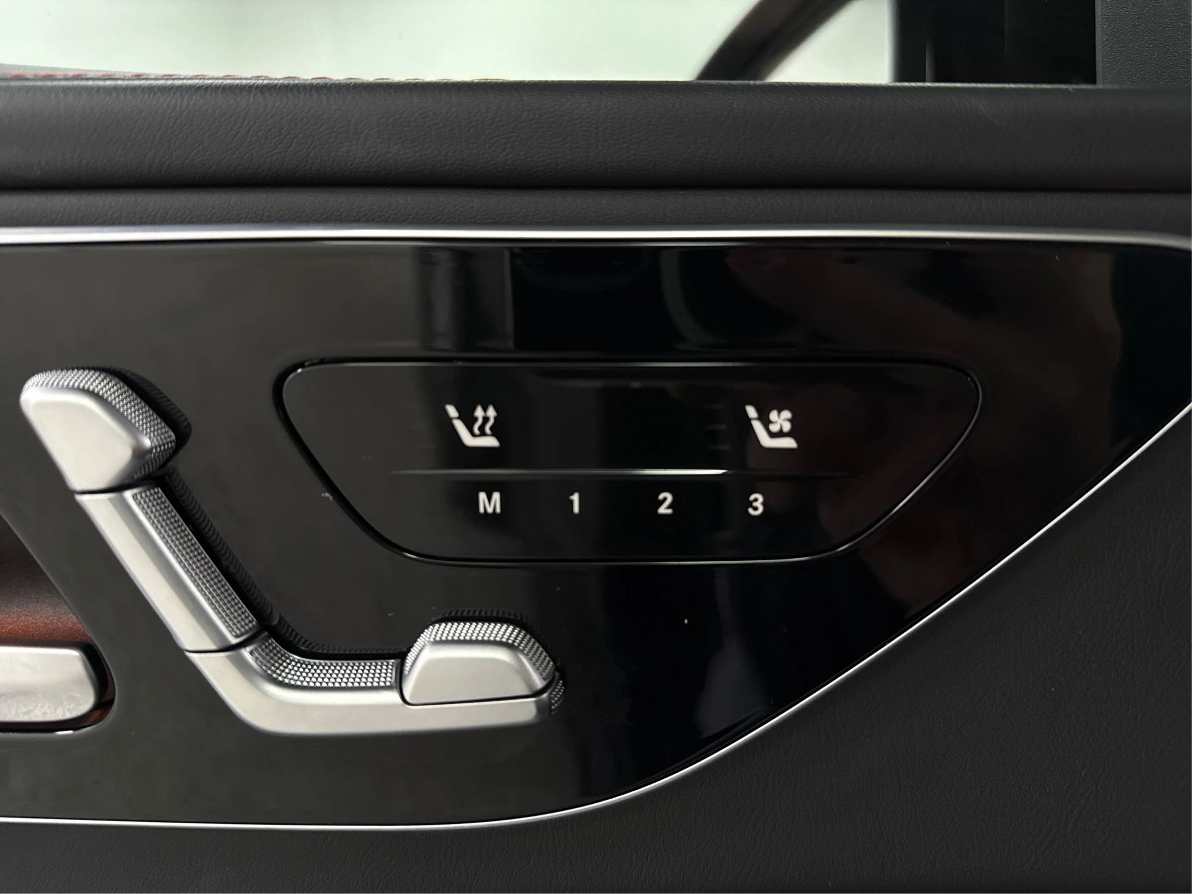 Used 2024 Mercedes-Benz C 43 AMG 4MATIC Sedan image 29