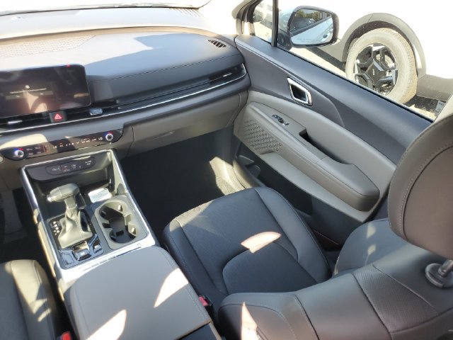 New 2027 Kia Carnival EX FWD image 9