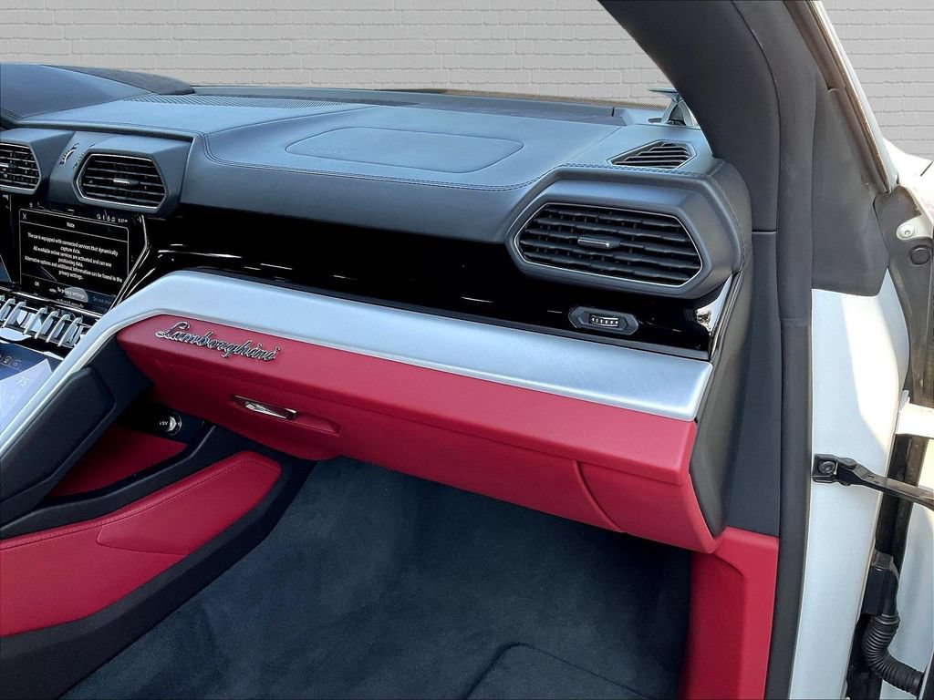 Used 2022 Lamborghini Urus AWD/4WD image 23