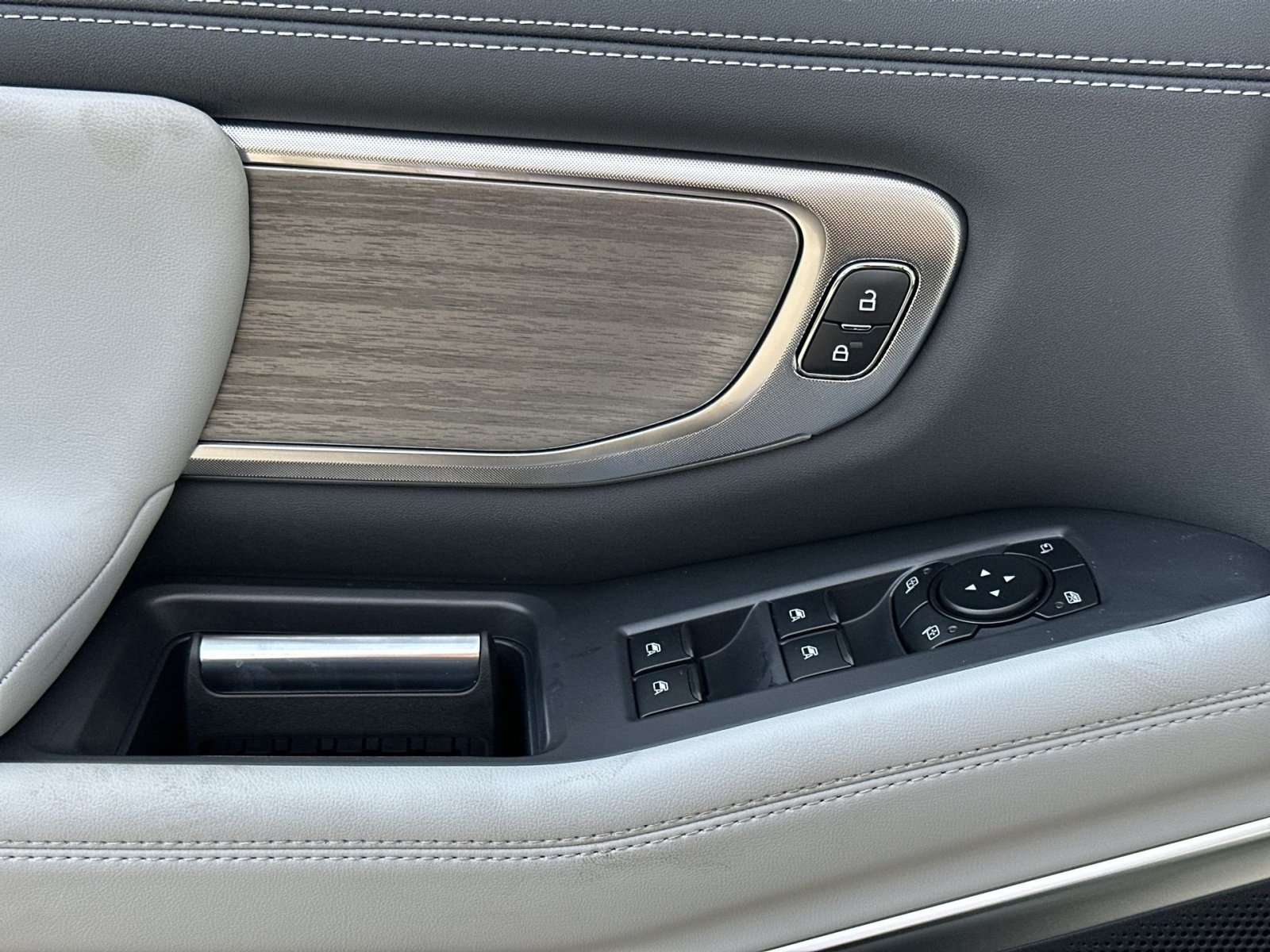 New 2027 Ford Expedition Max Platinum AWD/4WD image 16