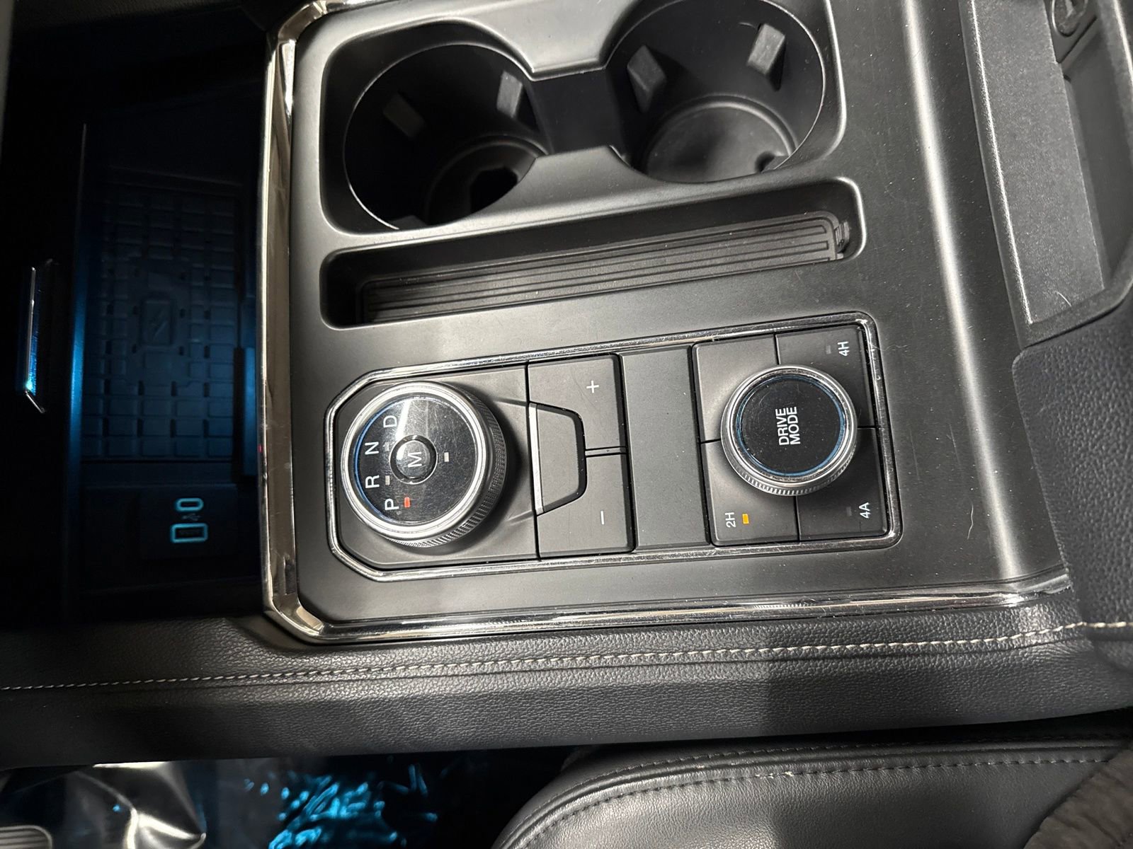 Used 2024 Ford Expedition XLT image 27