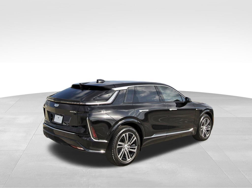 New 2026 Cadillac Lyriq Luxury AWD/4WD image 4