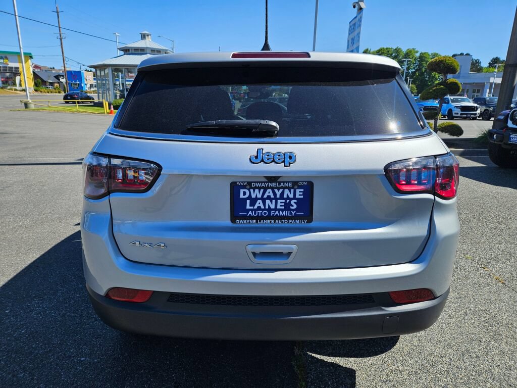 Used 2025 Jeep Compass Sport AWD/4WD image 4