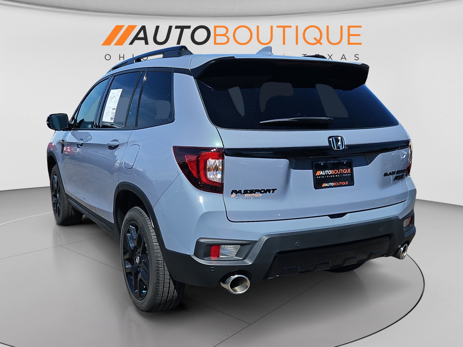 Used 2024 Honda Passport Black Edition image 3