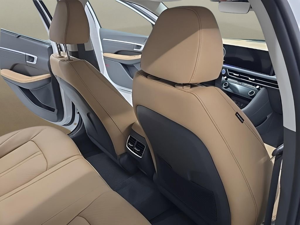 New 2026 Hyundai Sonata Limited FWD image 17