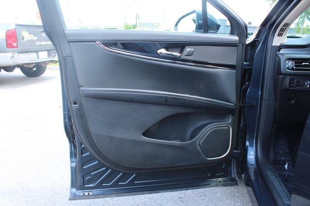 Used 2023 Lincoln Nautilus AWD w/ Premium Package image 10