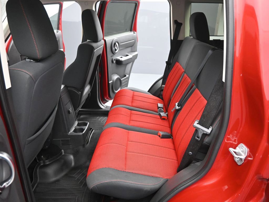 Used 2009 Dodge Nitro R/T image 13