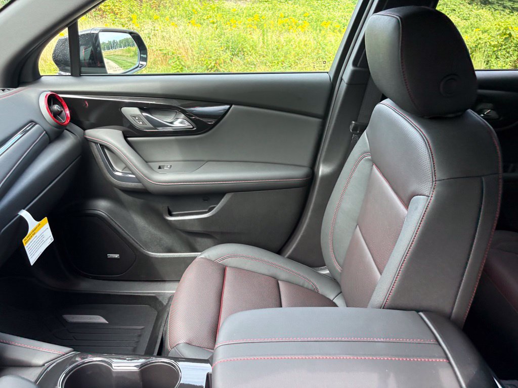 New 2026 Chevrolet Blazer RS w/ LPO, Floor Liner Package FWD image 17