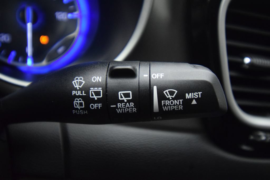 Used 2023 Chrysler Pacifica Touring-L FWD image 34