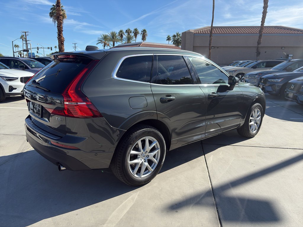 Used 2018 Volvo XC60 T5 Momentum w/ Convenience Package image 6