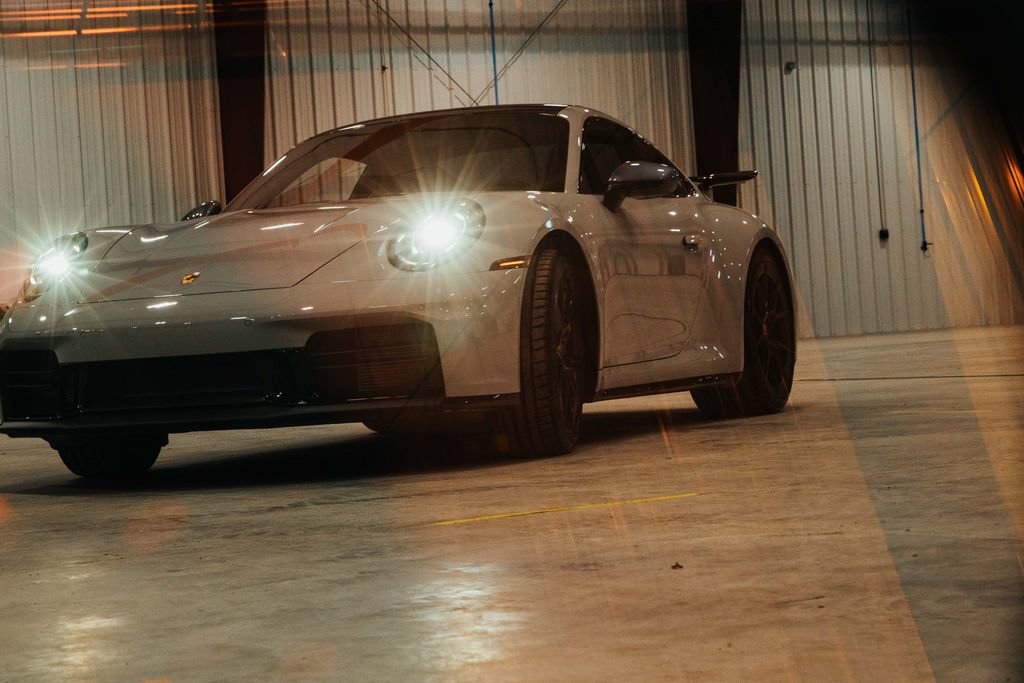 Used 2026 Porsche 911 Carrera T RWD image 24