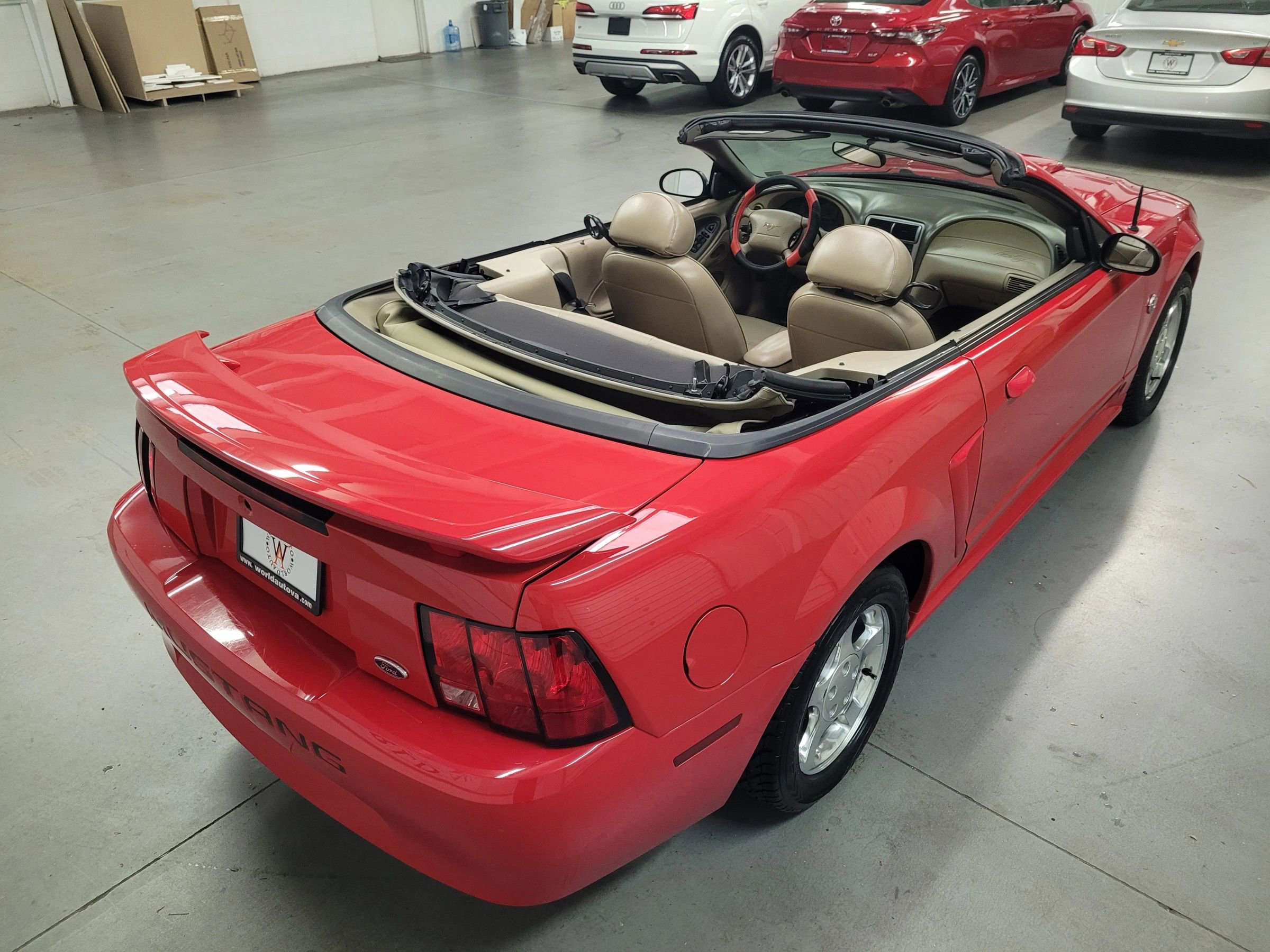 Used 2004 Ford Mustang Deluxe Convertible 2D image 7
