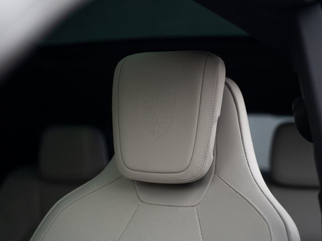 Certified 2025 Porsche Macan 4 Electric image 20