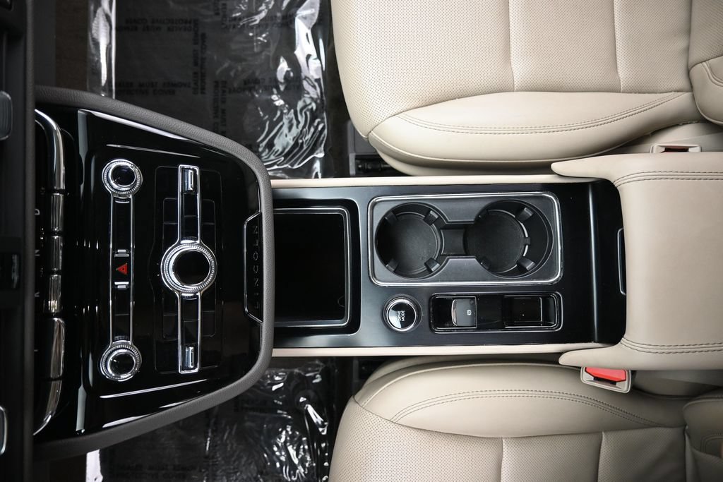 Used 2020 Lincoln Corsair AWD w/ Equipment Group 101A image 16