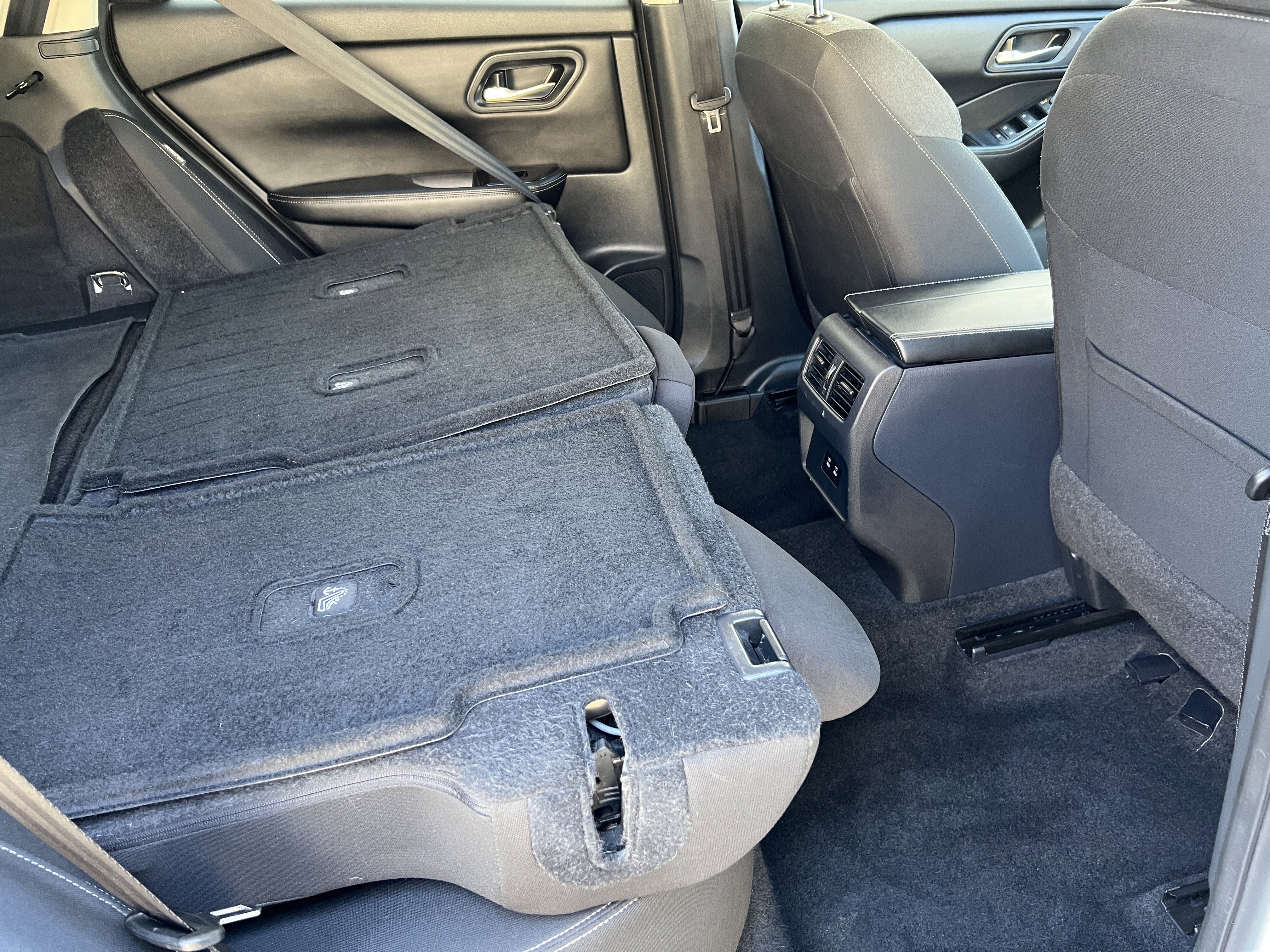 Used 2024 Nissan Rogue SV AWD/4WD image 21