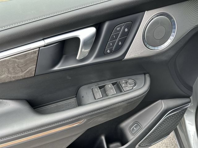 Used 2025 Buick Enclave Avenir AWD/4WD image 17
