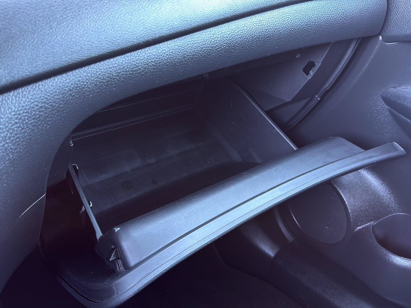 Used 2020 Nissan Rogue S FWD image 35